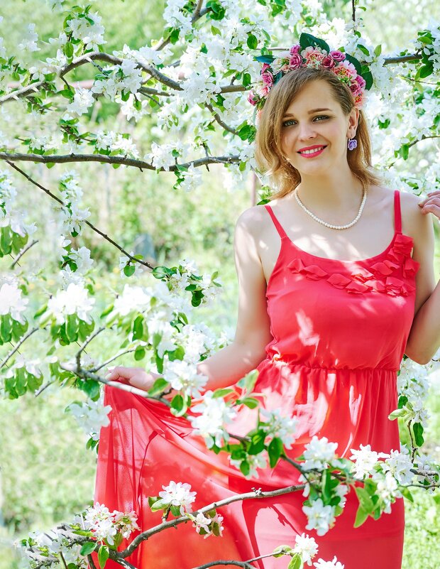 Портрет на фоне цветущей вишни - Евгений Терехин