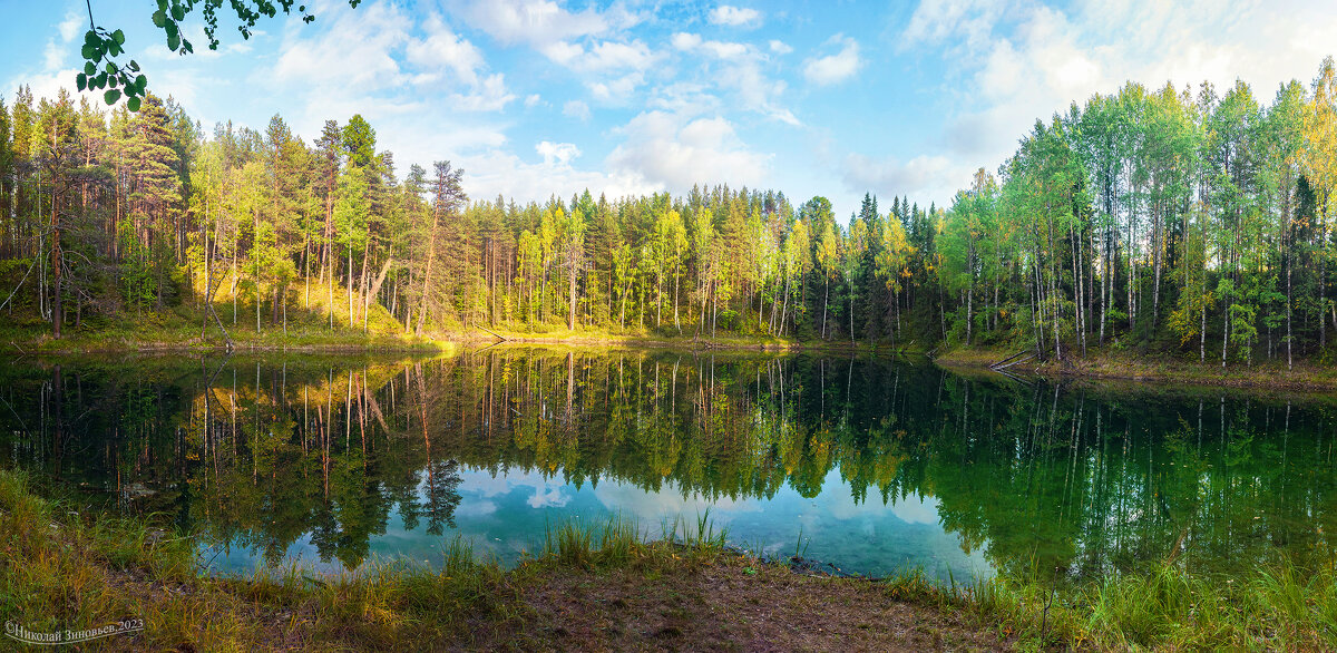 Уникальное таежное карстовое озеро Кауфмана,сверху похоже на бабочку. Примерно 41 км от Ухты, Коми - Николай Зиновьев