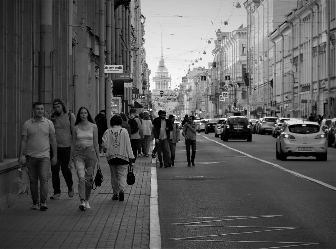 Из серии "Улицы и люди", улица Гороховая. - Магомед .