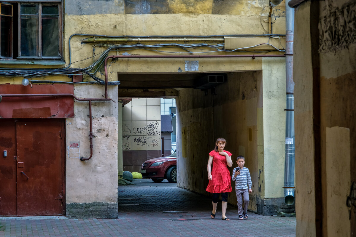 Санкт-Петербург. В старом дворе - Сергей Шатохин 