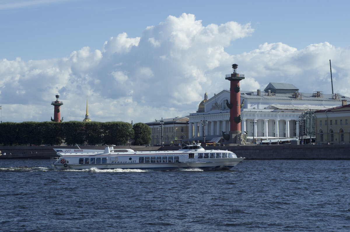 Нева, Санкт-Петербург, Метеор, Васильевский остров - Михаил Колесов