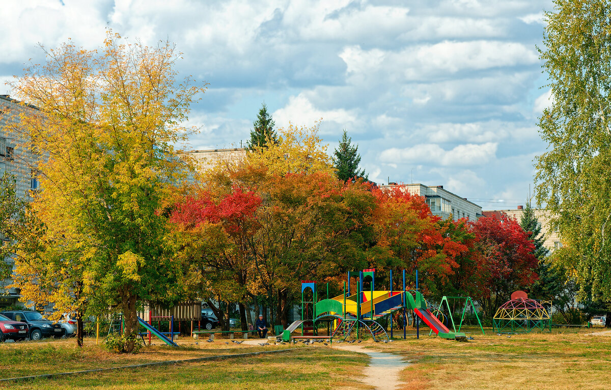 Городские зарисовки. Уютные дворики - Дмитрий Конев