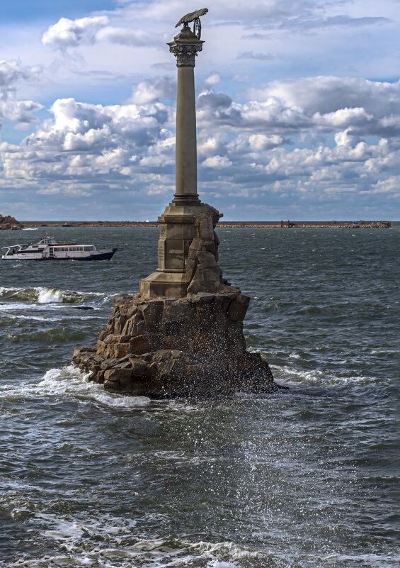 Севастополь. памятник затопленным кораблям - Борис 