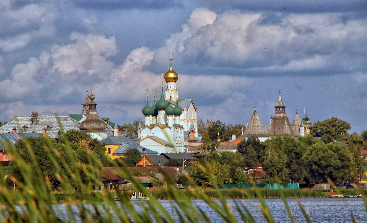 Вид на Кремль Ростова Великого с озера Неро - Oleg S