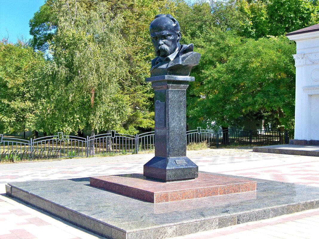 Памятник Т Г Шевченко - Валентин Семчишин