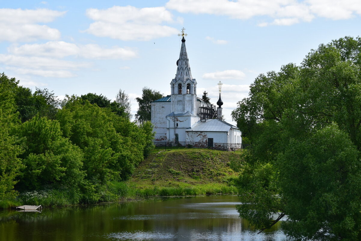 Суздаль. Церковь Косьмы и Дамиана на Яруновой горе /1725/ - Galina Leskova