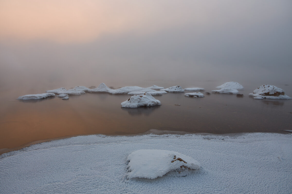 морозный берег реки - Егор Камышов