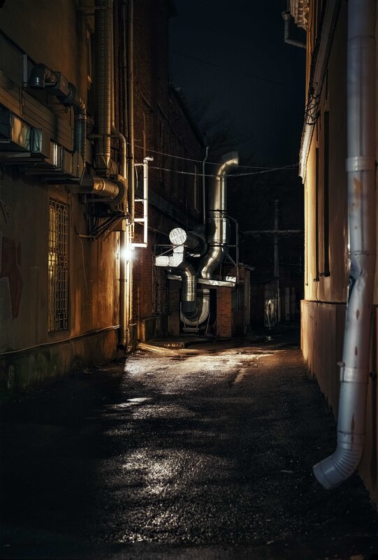 Арт ночного переулка - Константин Бобинский