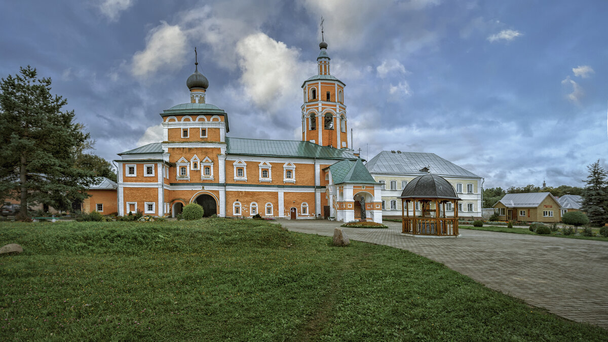 Вязьма.Церковь Вознесения Господня с колокольней - Сергей 