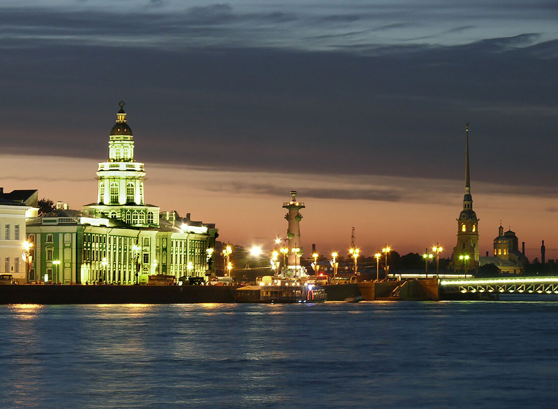 Парад петербургских башен белой ночью 2008 года - Стальбаум Юрий 