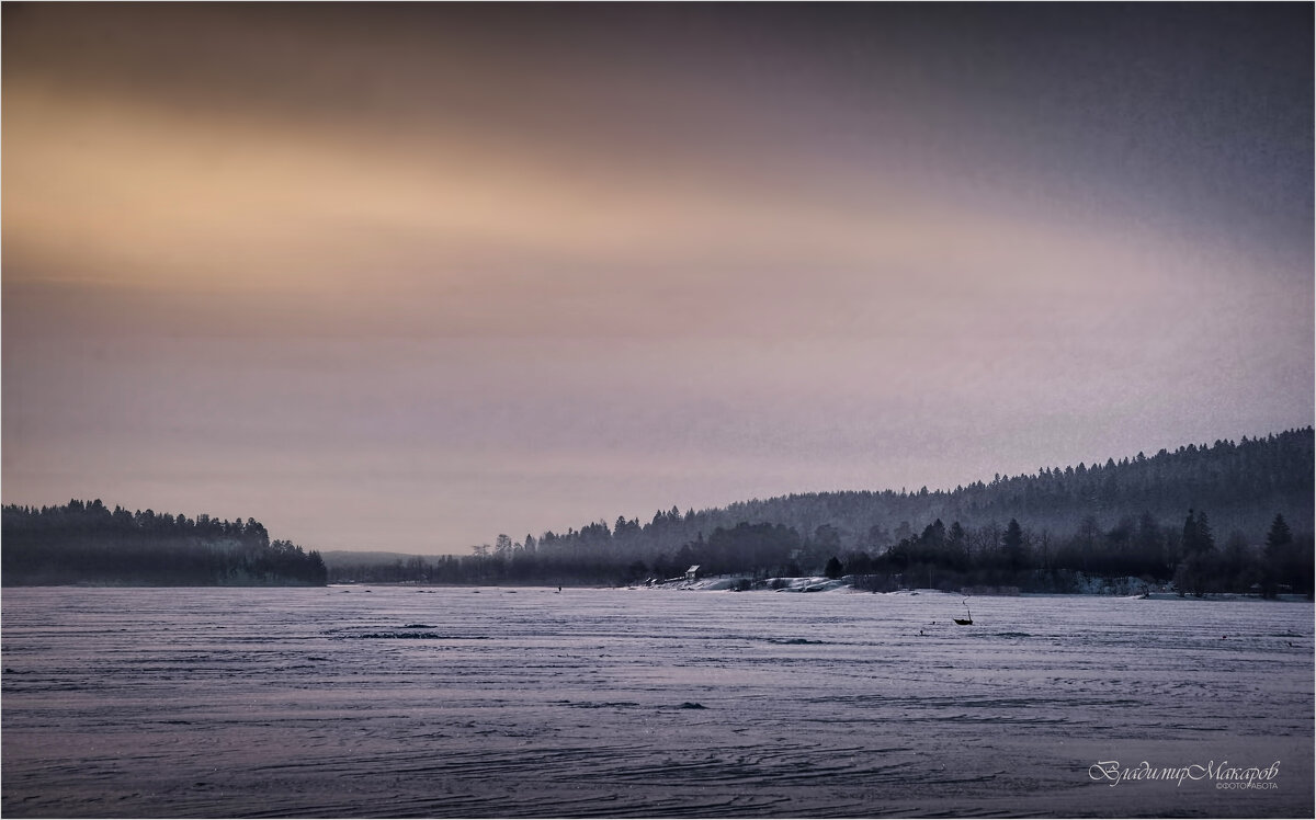 "Морозное утро на озере"© - Владимир Макаров