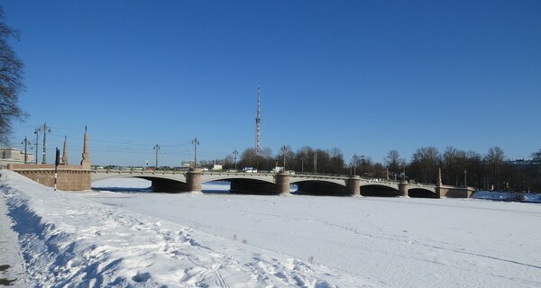 Мост через Неву - Вера Щукина