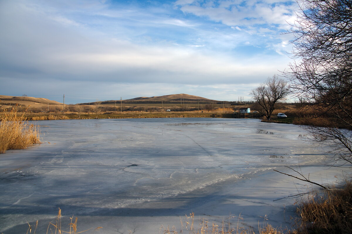 Предгорный лед на озерах - M Marikfoto