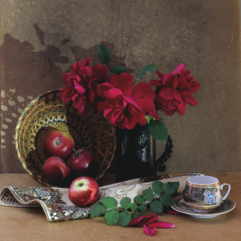 Натюрморт с яблоками и розами - tamara kremleva