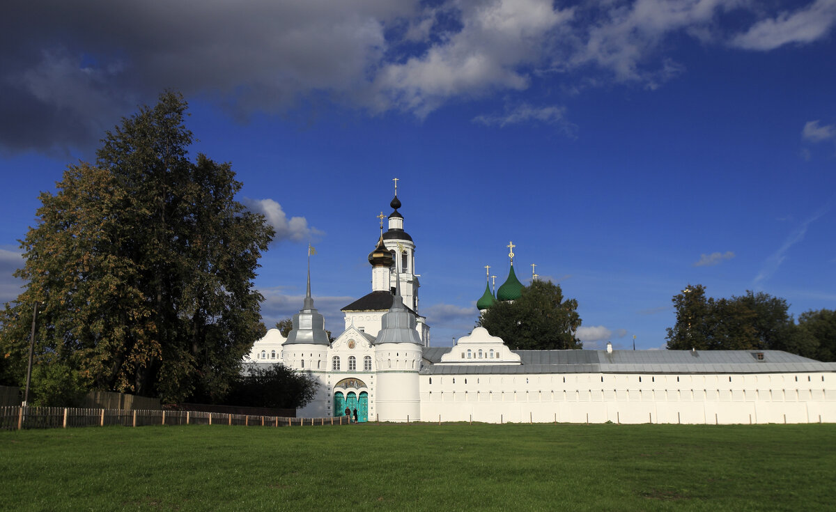 Толгский монастырь осень