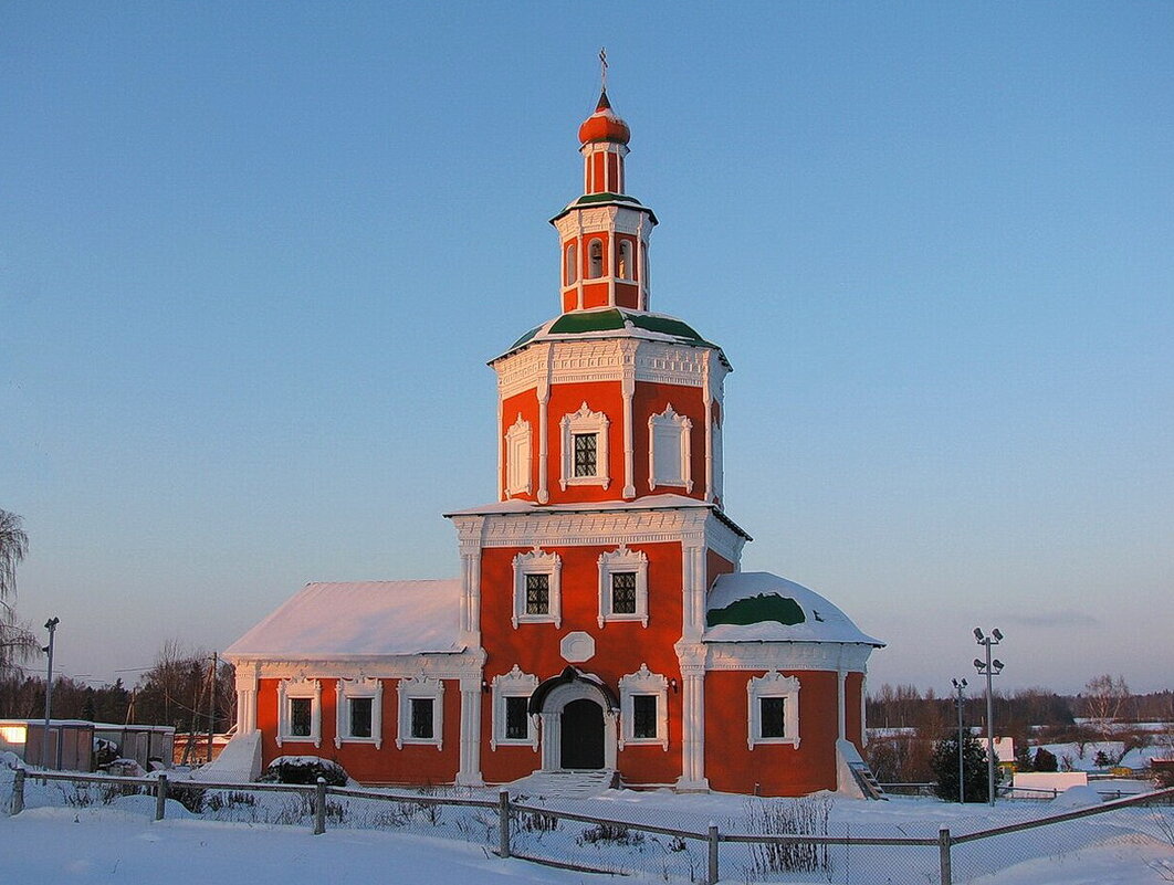 Церковь Покрова Пресвятой Богородицы в Тропарёво - Людмила Смородинская