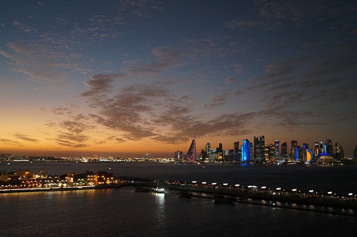 Доха. Вид на набережную с борта лайнера - Gal` ka