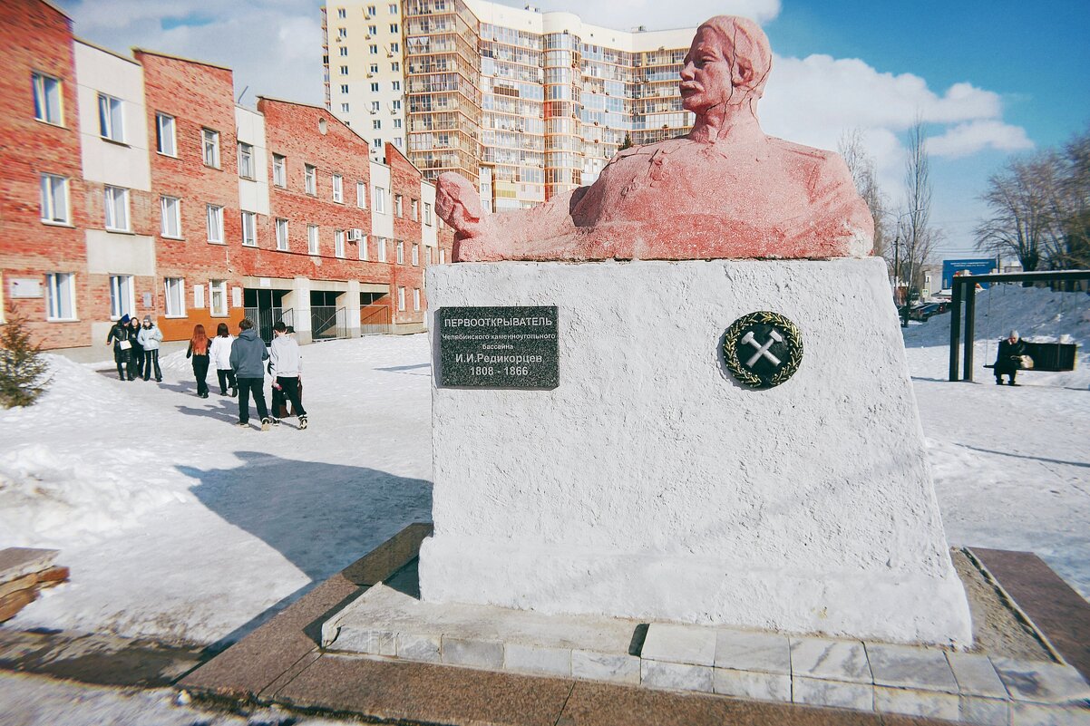 Памятник, великому человеку, прошлого. - Игорь Солдаткин