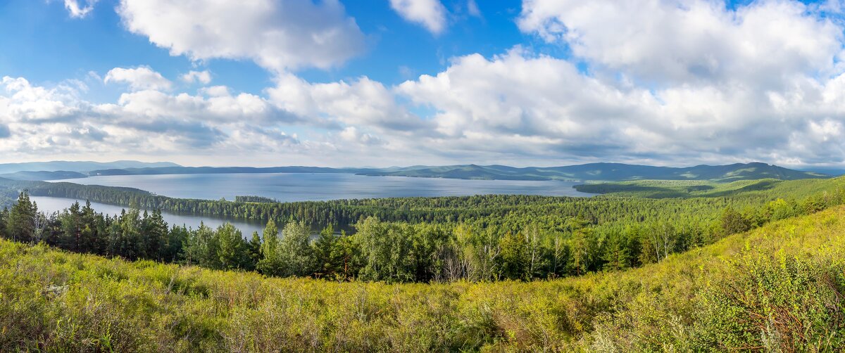 На горе Инышко. Озеро Инышко и озеро Тургояк (панорама). - Алексей Трухин