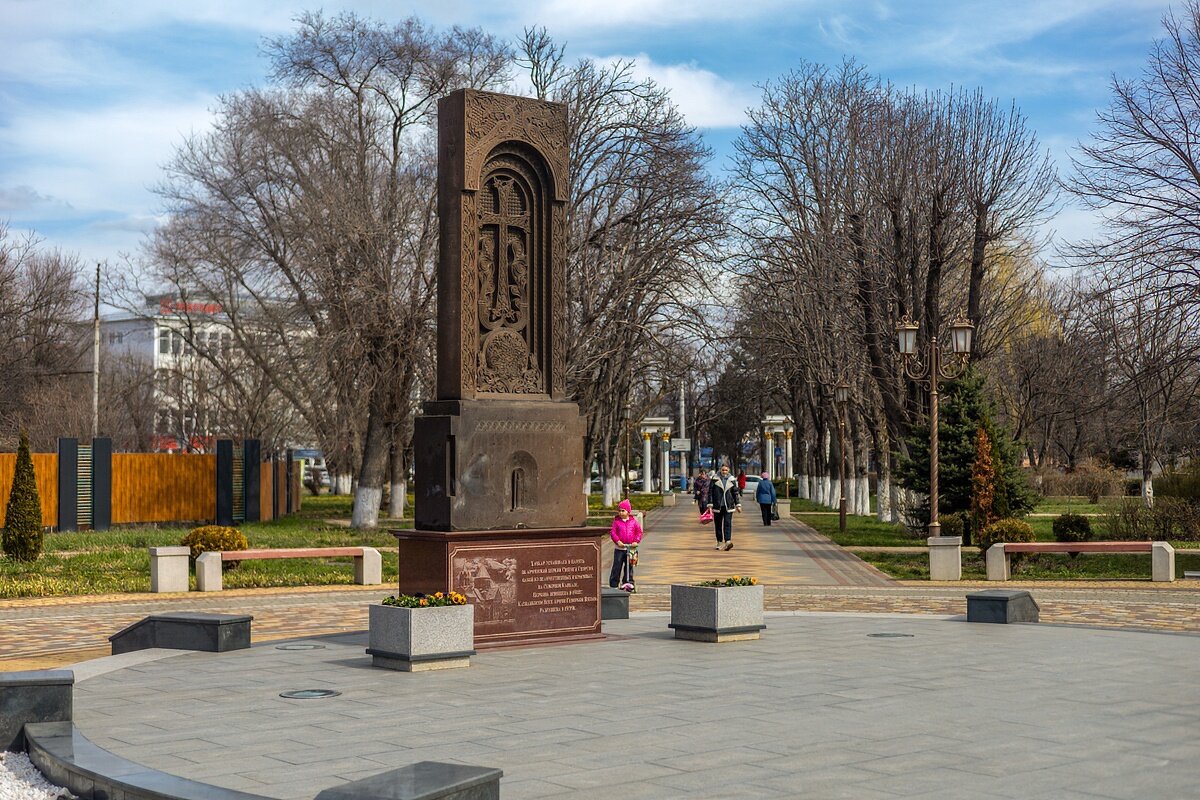 Памятник Сурб-Геворг - Игорь Сикорский