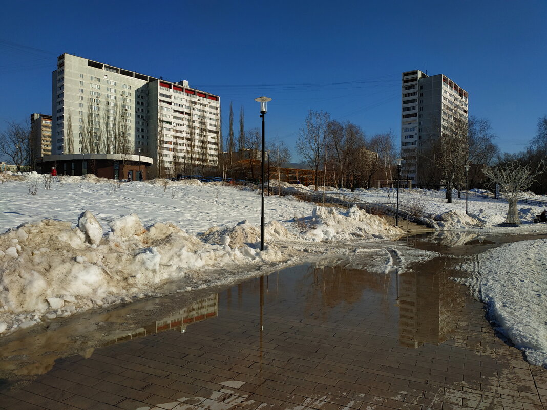 Не море раскинулось широко - Андрей Лукьянов