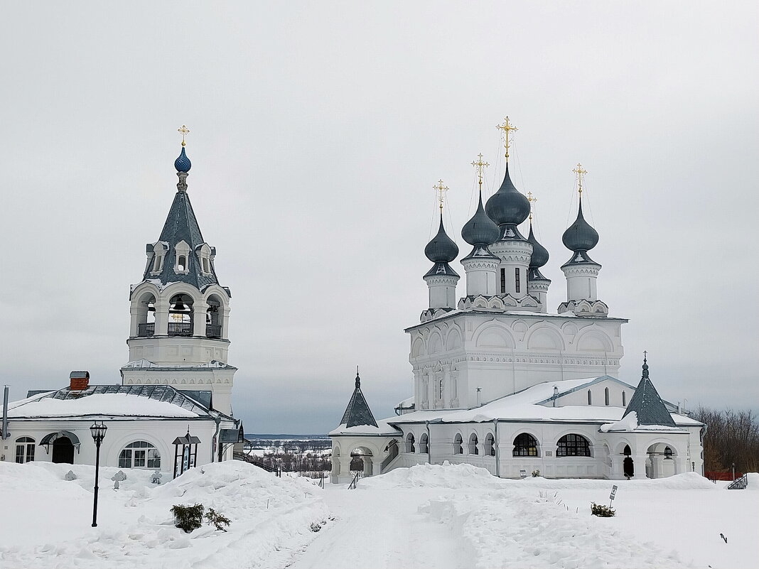 На территории Воскресенского женского монастыря в Муроме - Tarka 