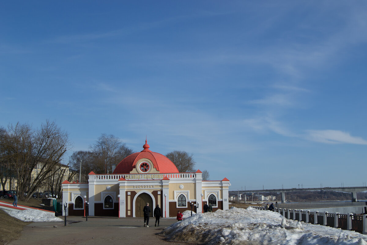 Ресторан "Белое солнце" на берегу Волги - Артём Орлов