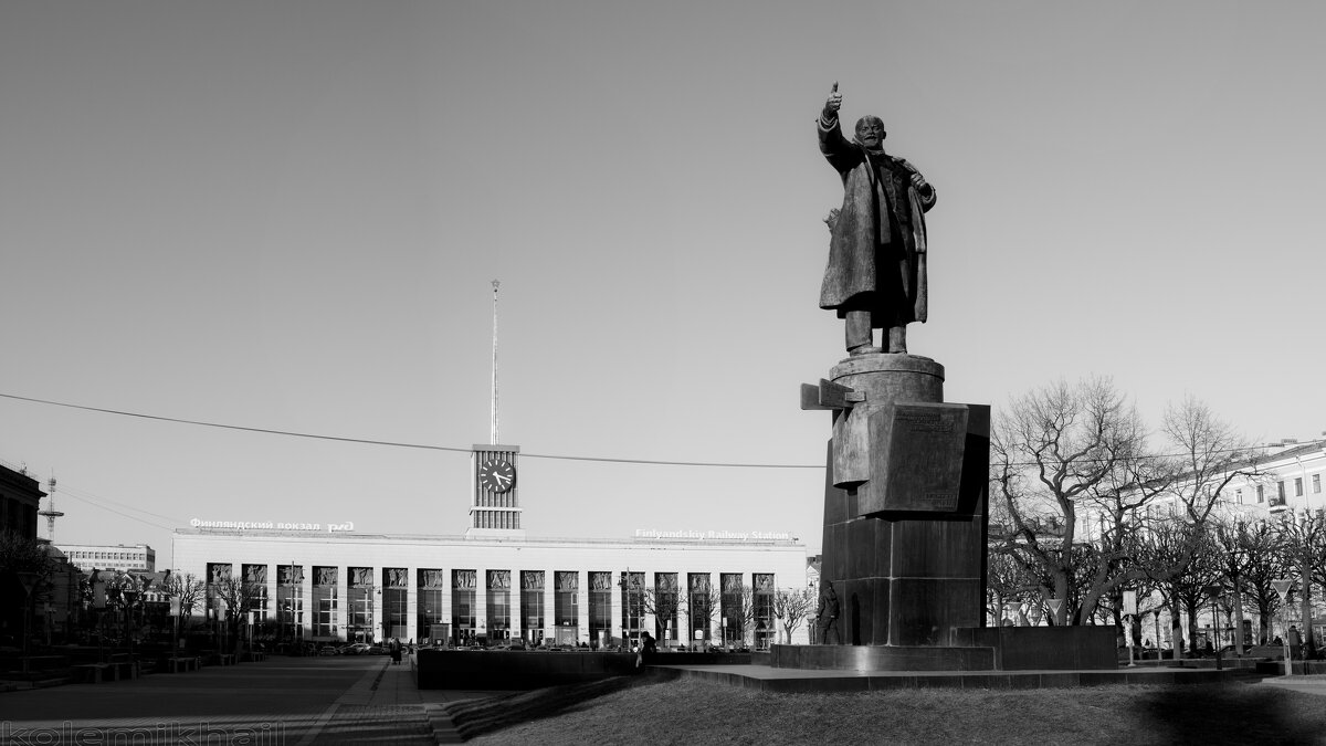 В. И. Ленин на броневике. Памятник, мемориал. - Михаил Колесов
