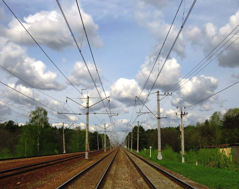 Облака над железной дорогой - Андрей Снегерёв