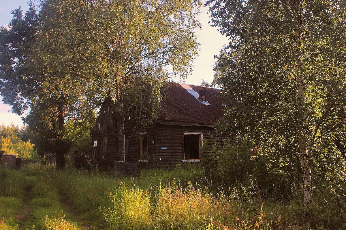 у заброшеных домов - Сергей Кочнев