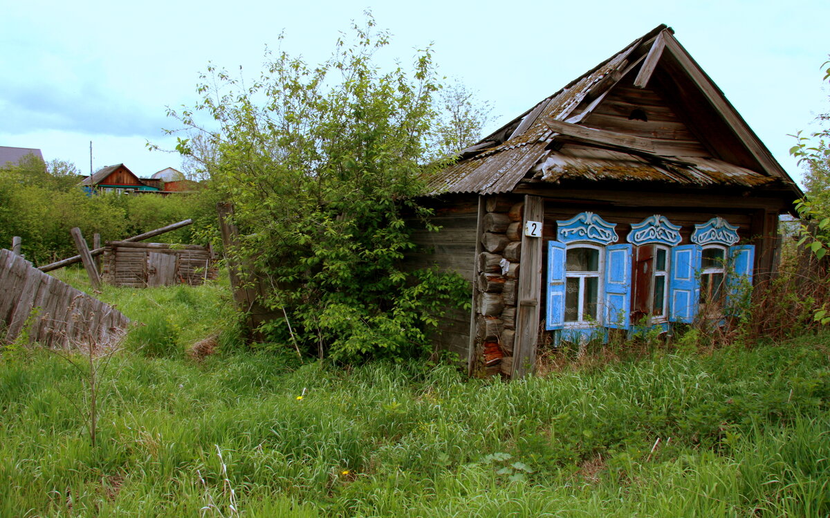 Старый дом у дороги... - Нэля Лысенко