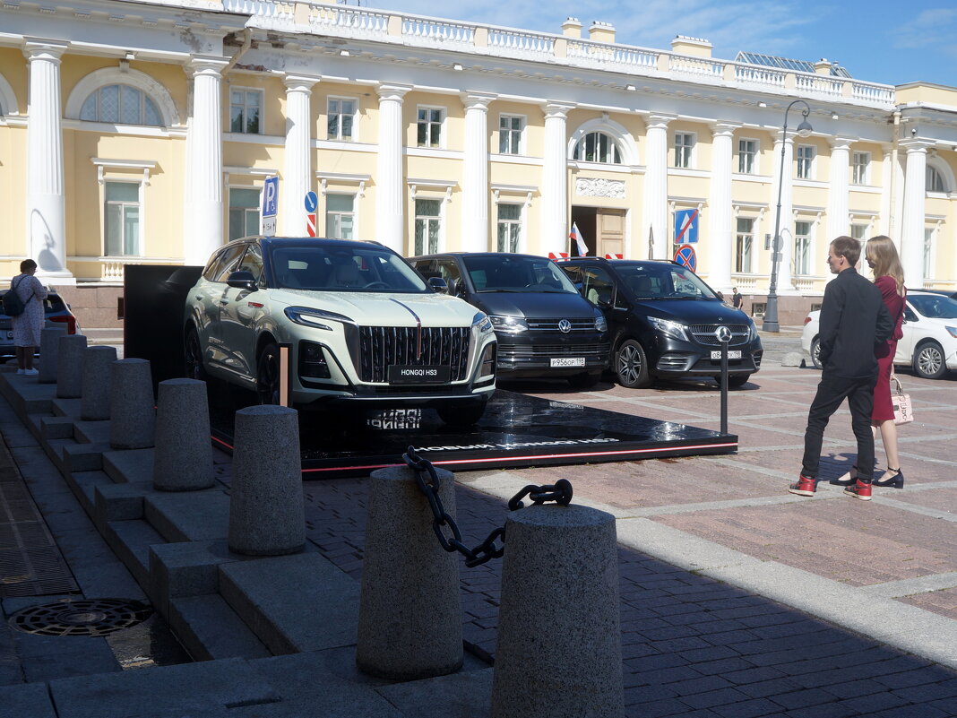 есть билет на балет, на Hongqi билетов нет - zavitok *