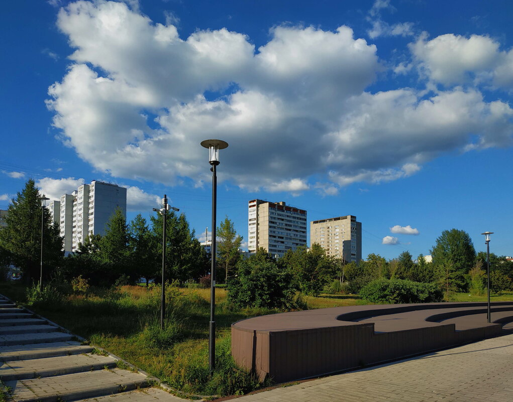 Июль в городе - Андрей Лукьянов