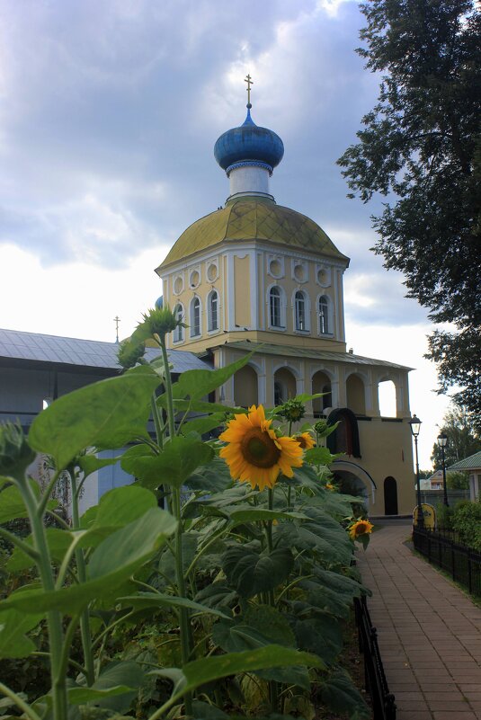 летний день в монастыре - Сергей Кочнев