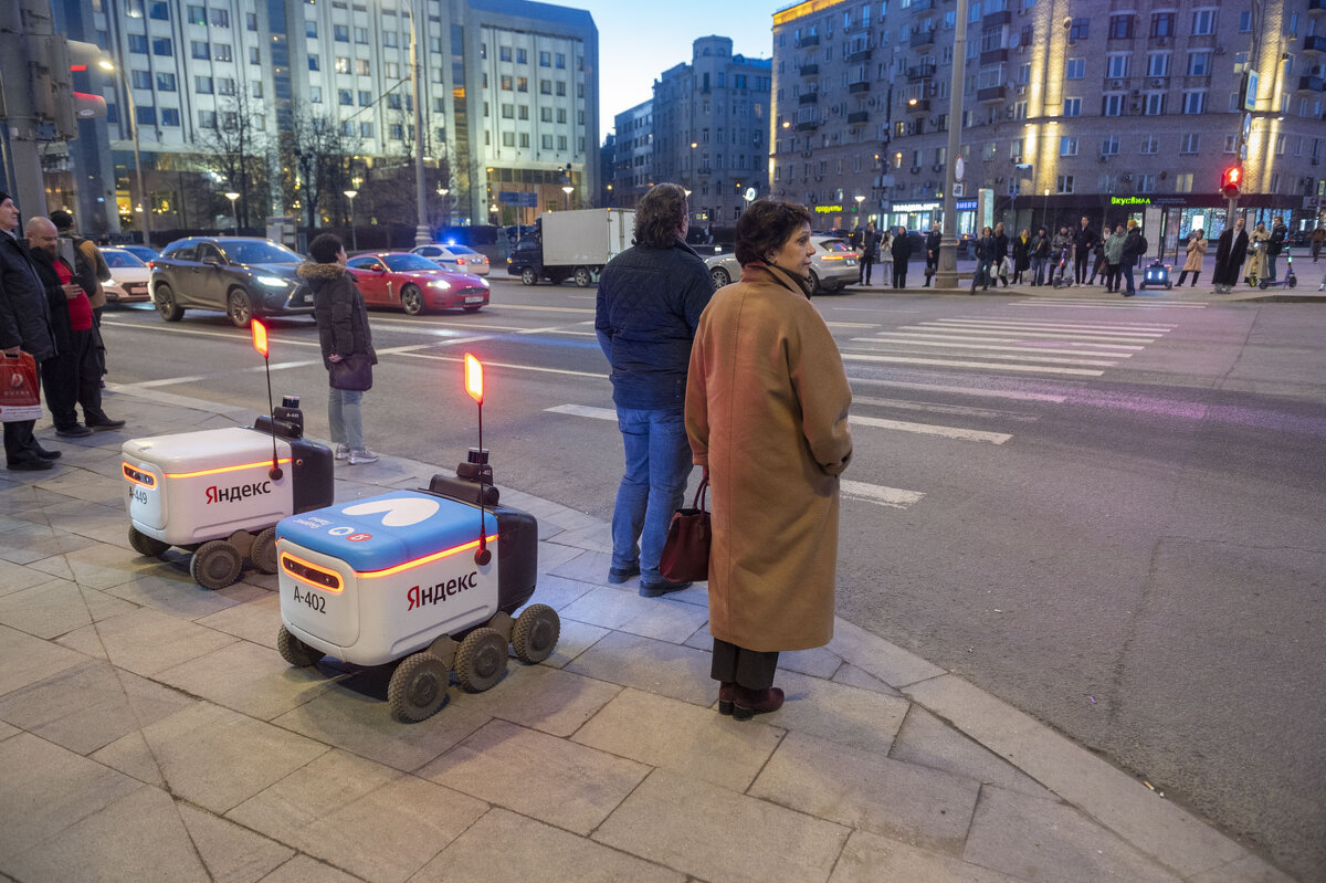 Роботы доставщики на улицах Москвы - Николай Галкин 