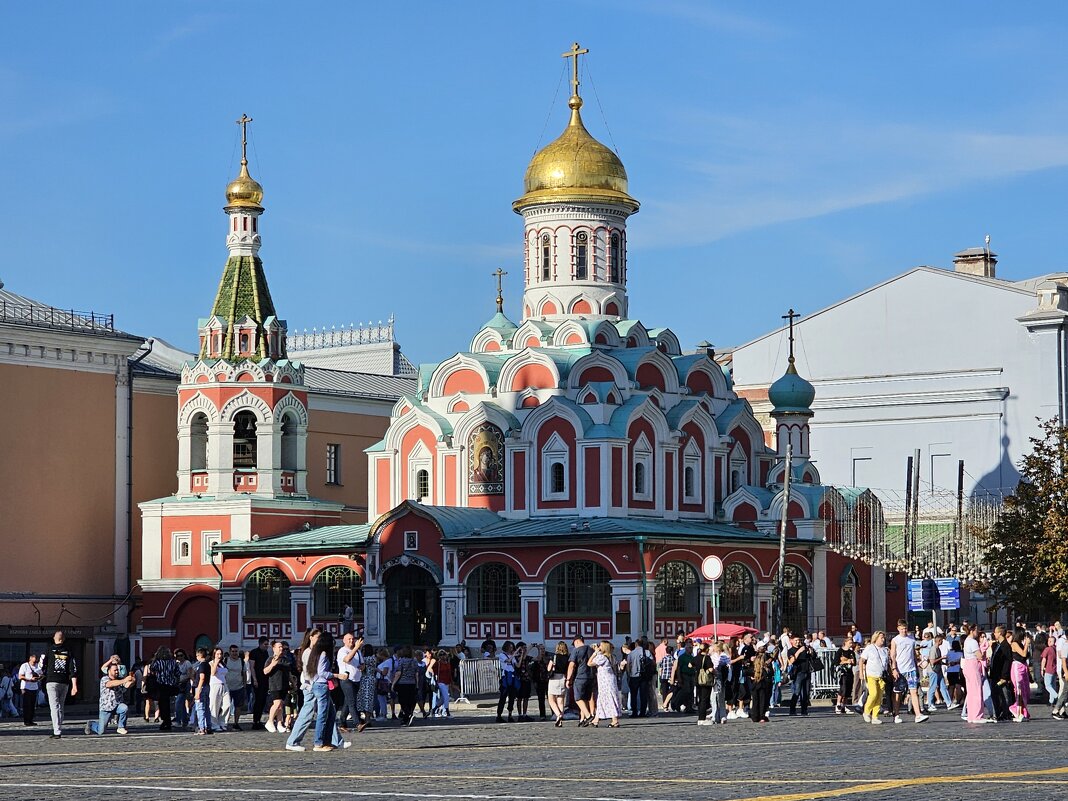 На Красной площади - <<< Наташа >>>