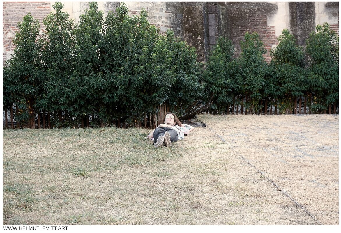 When I Am Laying On Earth - Helmut Levitt