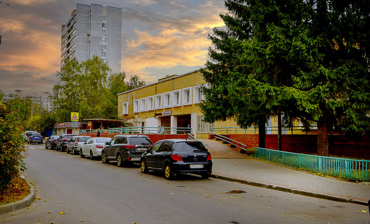 Городская зарисовка - Владимир Кроливец