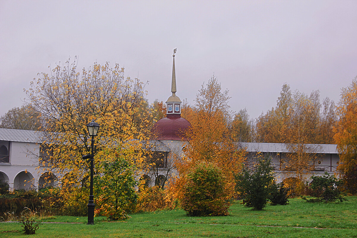 Осень в монастыре - Сергей Кочнев