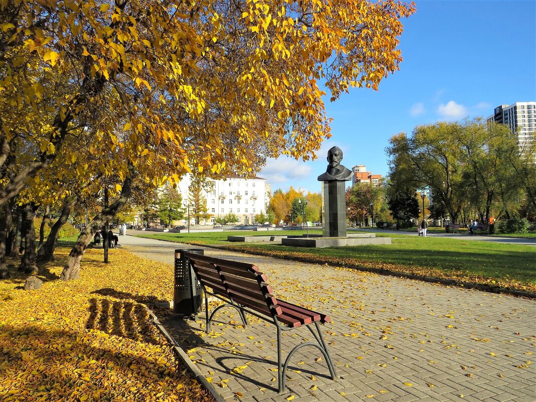 Октябрь в городе - Лариса С.