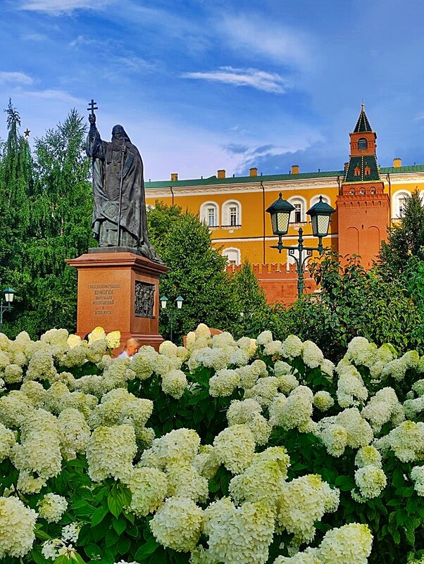 ПАМЯТНИК   ПАТРИАРХУ   ГЕРМОГЕНУ - Анатолий Малобродский