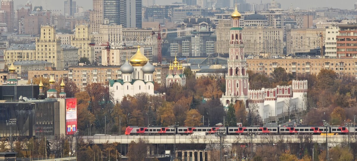 Новодевичий монастырь с Воробьёвых гор - <<< Наташа >>>