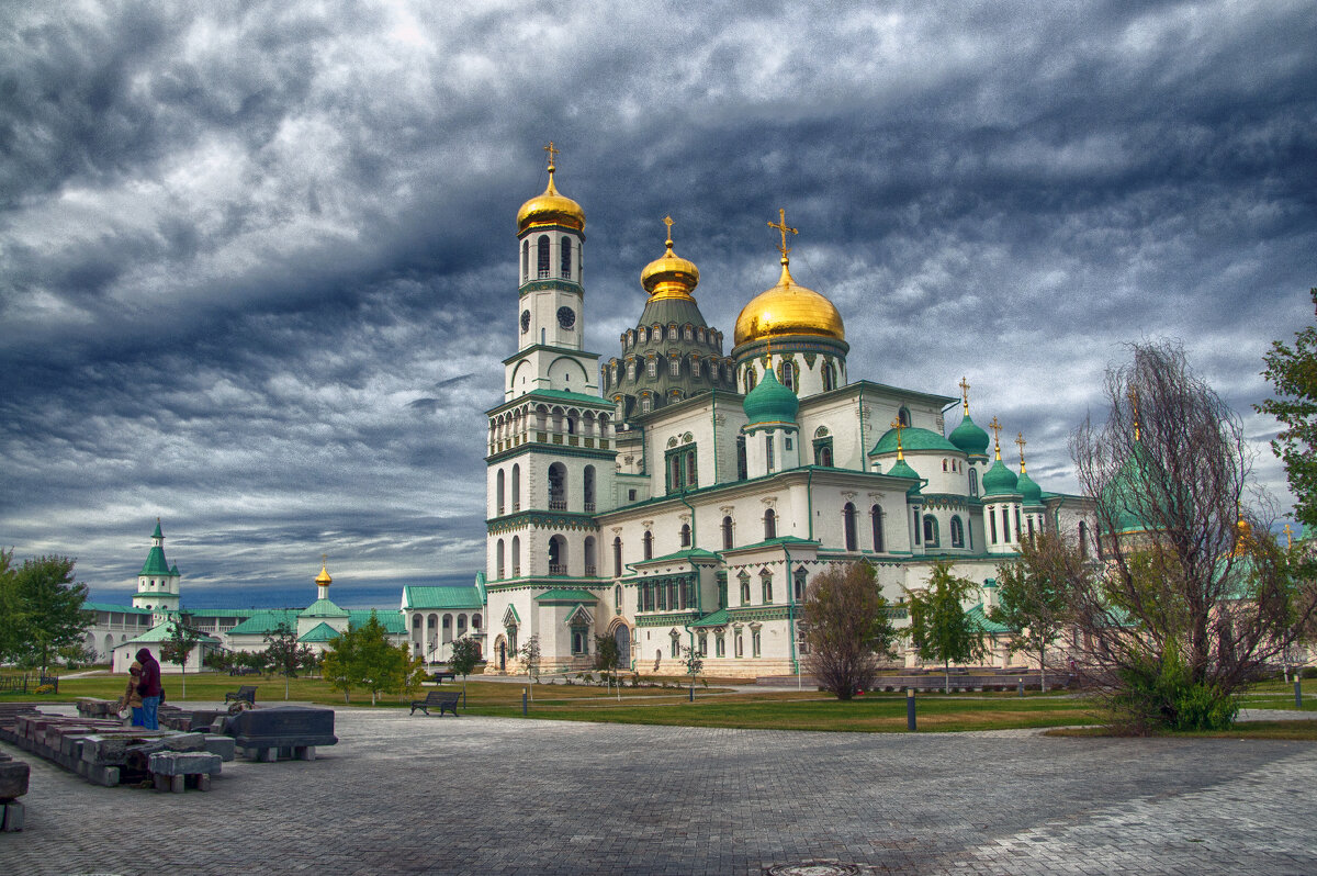 Воскресенский Ново-Иерусалимский монастырь Основан в 1656 году святейшим патриархом Никоном - Юрий Яньков