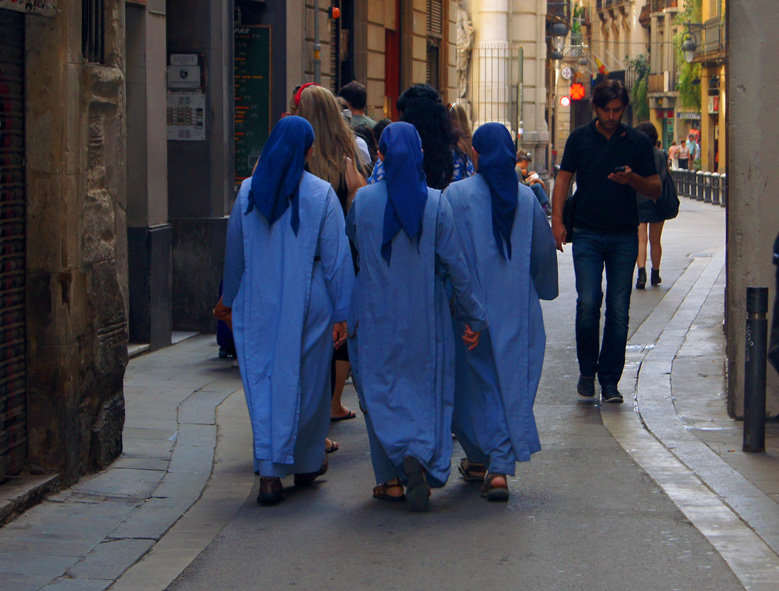 Монахини на улице - AndryX 