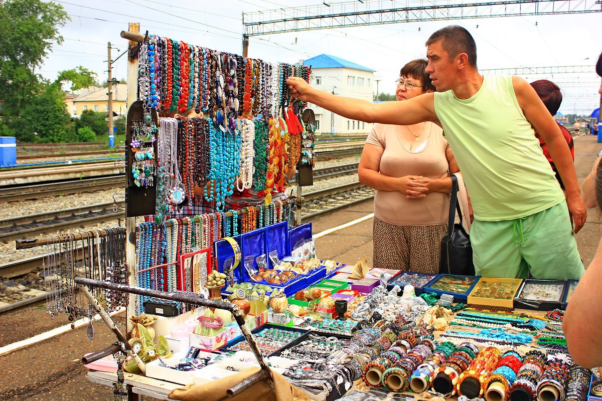 Продавец сувениров. - Владимир Янцен