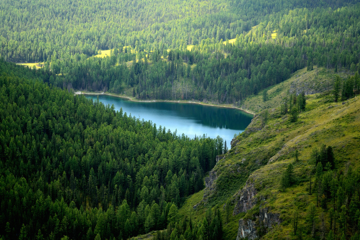Неизвестное озеро средь гор 2 - Denis Sorochan