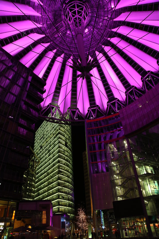 купол Сони-центра в Берлине - Елена Барбул