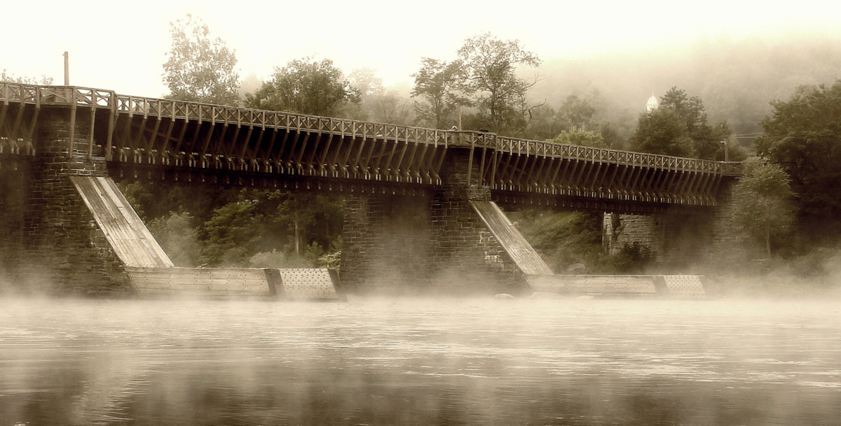 Старый мост и утренний туман. - Slava Sh