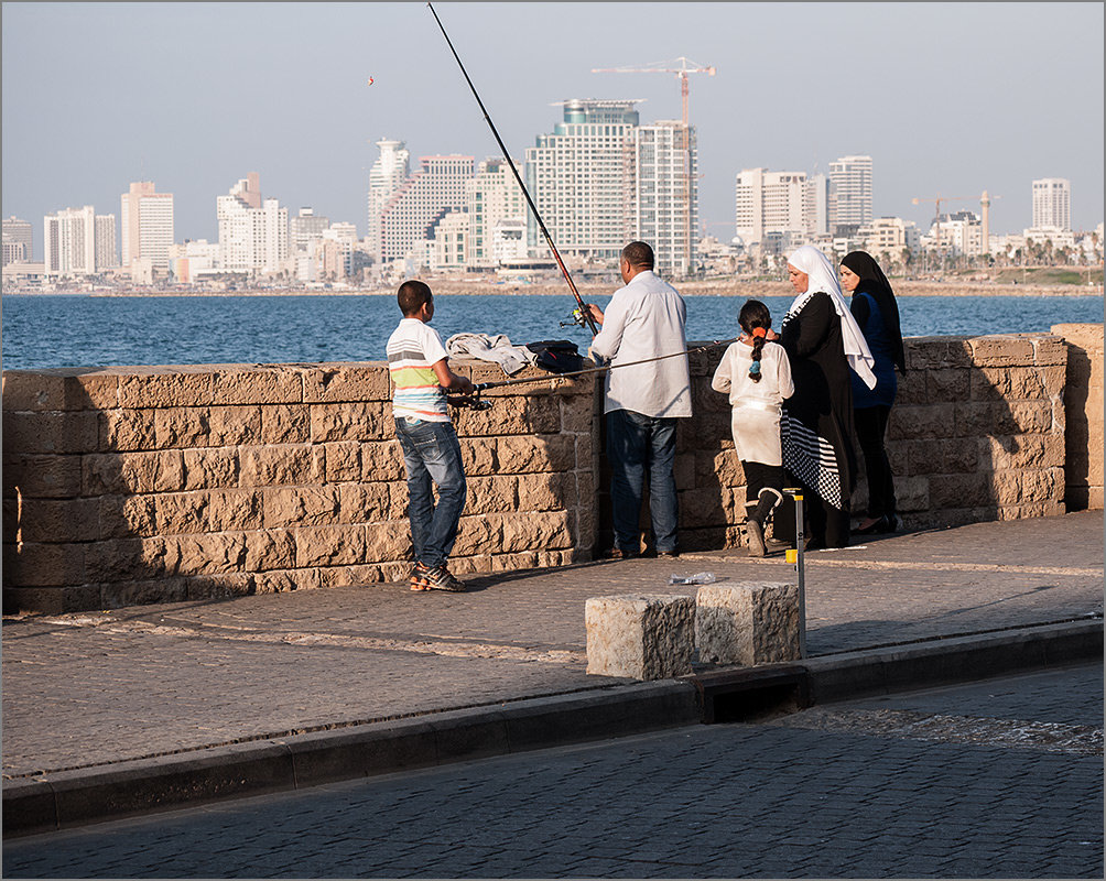 Рыбалка с видом на Тель-Авив - Lmark 