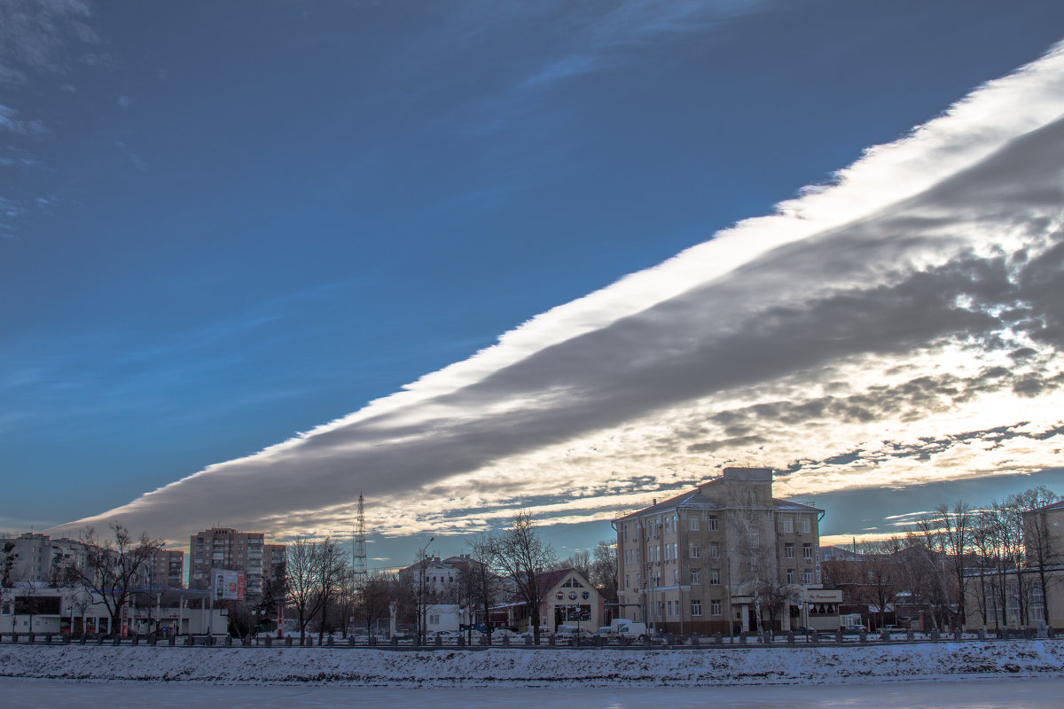 Облака в городском пейзаже - Павел Свинарев